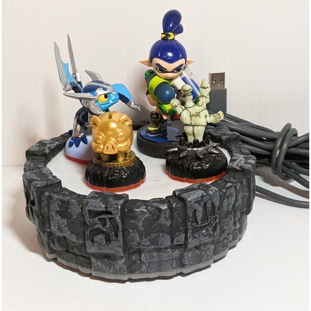 SKYLANDERS Portal of Power 84392080 for XBOX Bundle